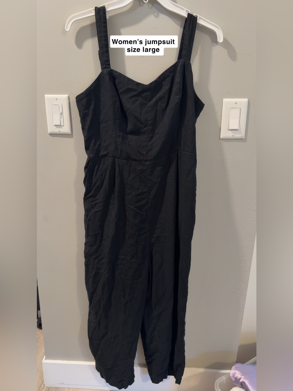 Black Women’s Sleeveless V-Neck Dress